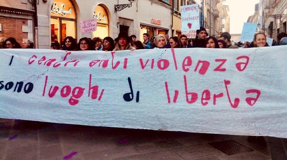 Violenze sulle donne, a Lilith arrivate mille richieste di aiuto 
