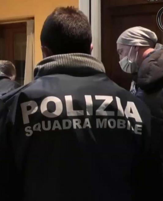 Droga, risse e furti tra i giovani Blitz della Polizia in otto case 