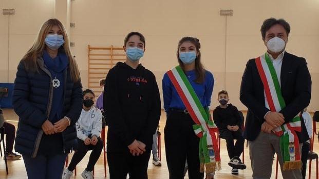 Anais è il sindaco dei ragazzi Jacopo il suo vice