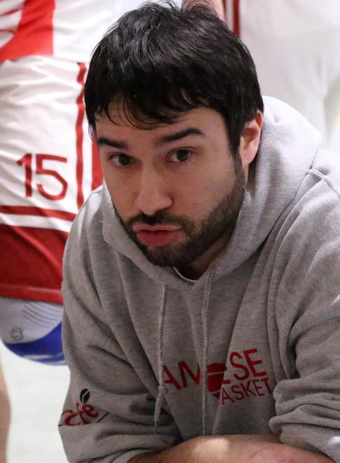 La mano caldissima di Fontanesi (31 punti) trascina la Sampolese nel derby a Sant’Ilario