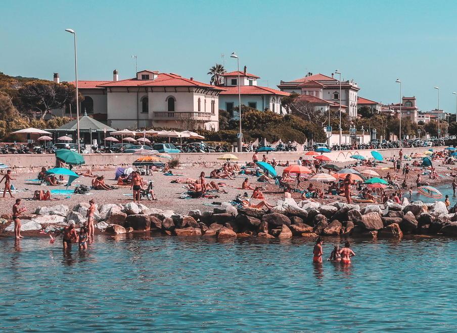 la spiaggia dei Tre Ponti