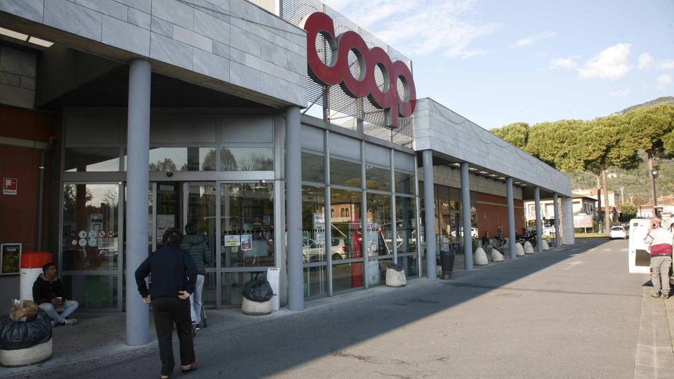 Pietrasanta, ok alla variante: Coop e Conad ora potranno essere ampliati