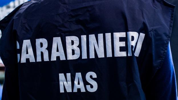 Arcidosso, lavoravano rifiutando il vaccino: denunciati farmacisti no-vax