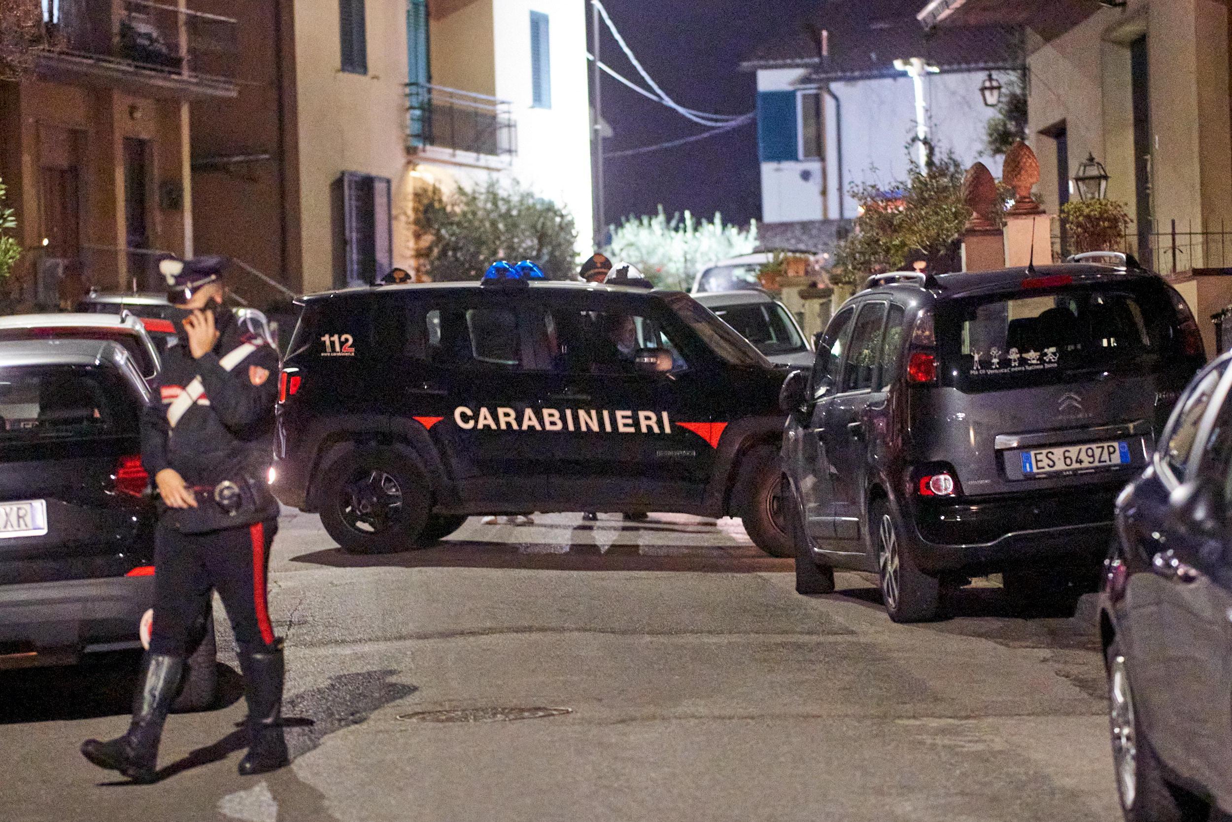 I carabinieri sul luogo del delitto