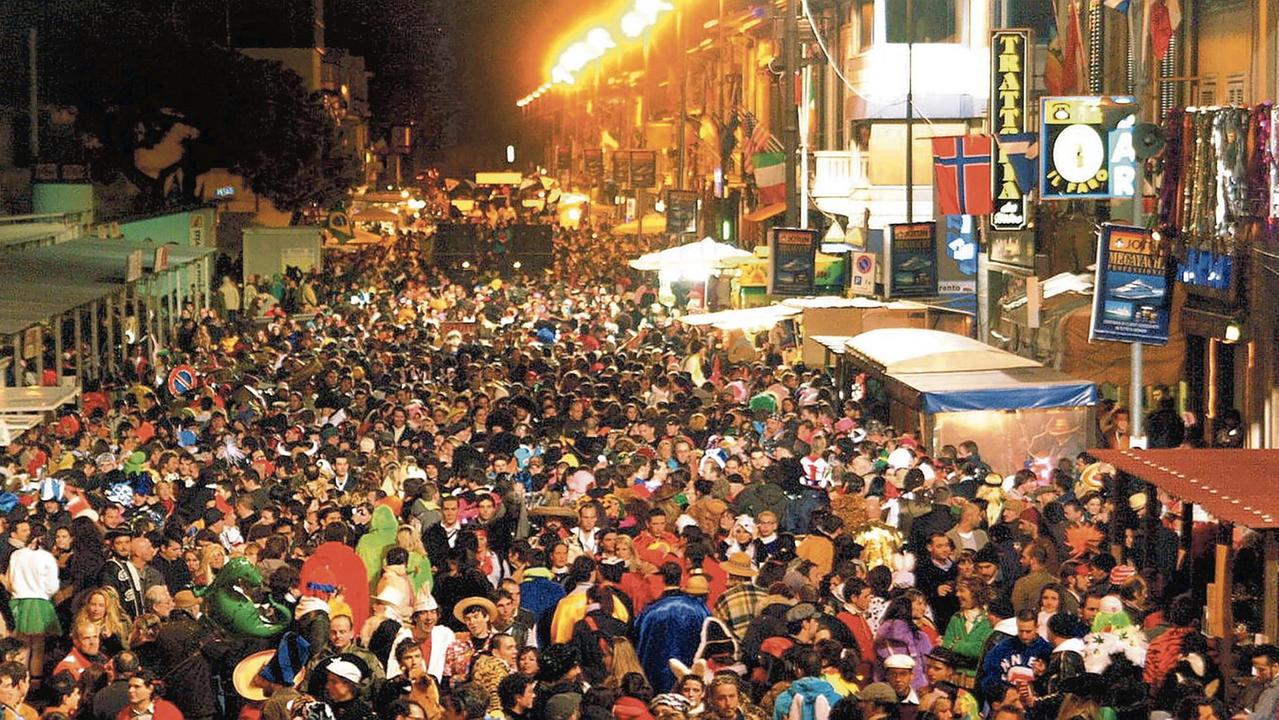 Ritorna il Carnevaldarsena a Viareggio: ecco date e programma della festa