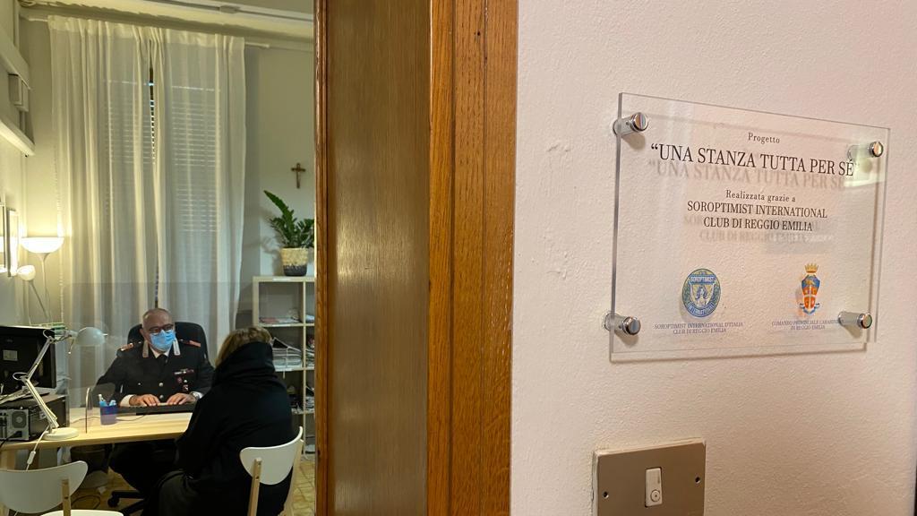 L'iniziativa "Una stanza tutta per sé" per spingere le vittime di violenza a denunciare