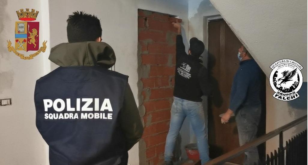 Cagliari, murata l'abitazione centrale dello spaccio in via Seruci