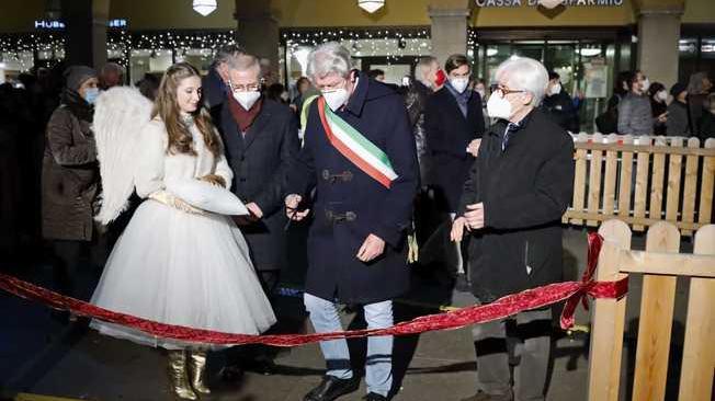 Inaugurato mercatino di Natale a Bolzano