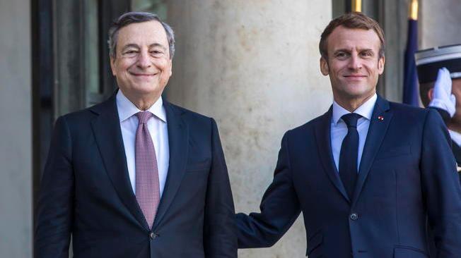 Draghi riceve Macron a Palazzo Chigi