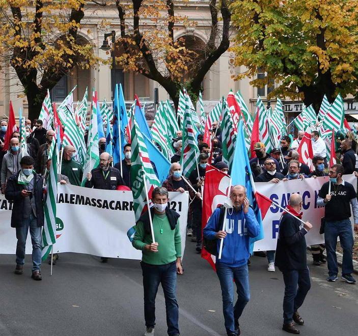 Mozione a sostegno di Sanac, il consiglio vota all’unanimità 