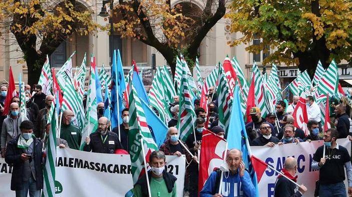 Mozione a sostegno di Sanac, il consiglio vota all’unanimità