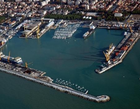 L’export da record nella provincia con scarso appeal per gli investitori 