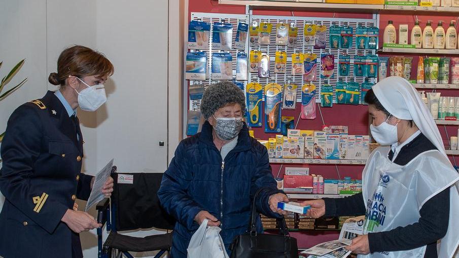 Farmaci per i più piccoli La raccolta del 4° Stormo