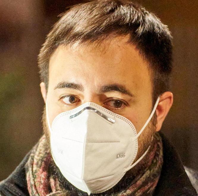Caccia ai due killer in fuga dopo lo sparo Il sindaco: «Spero li trovino presto» 