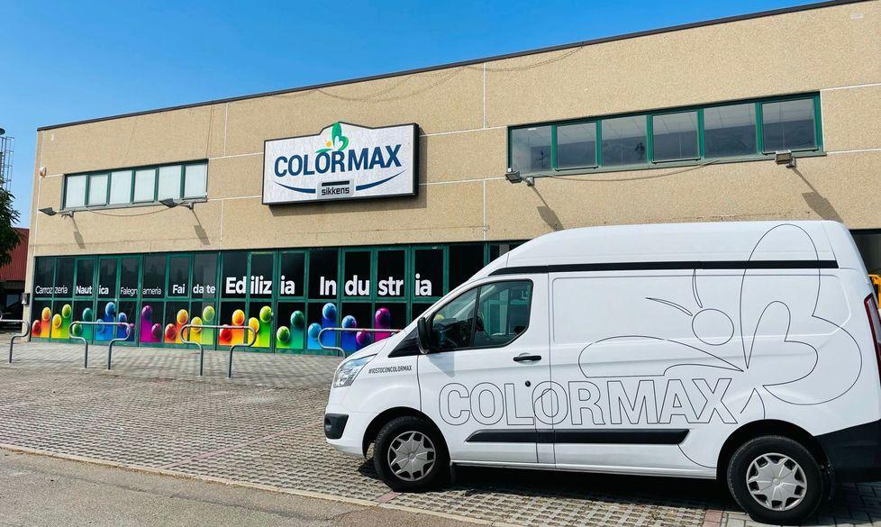 Un mega show room per il nuovo polo dell’azienda Color Max 
