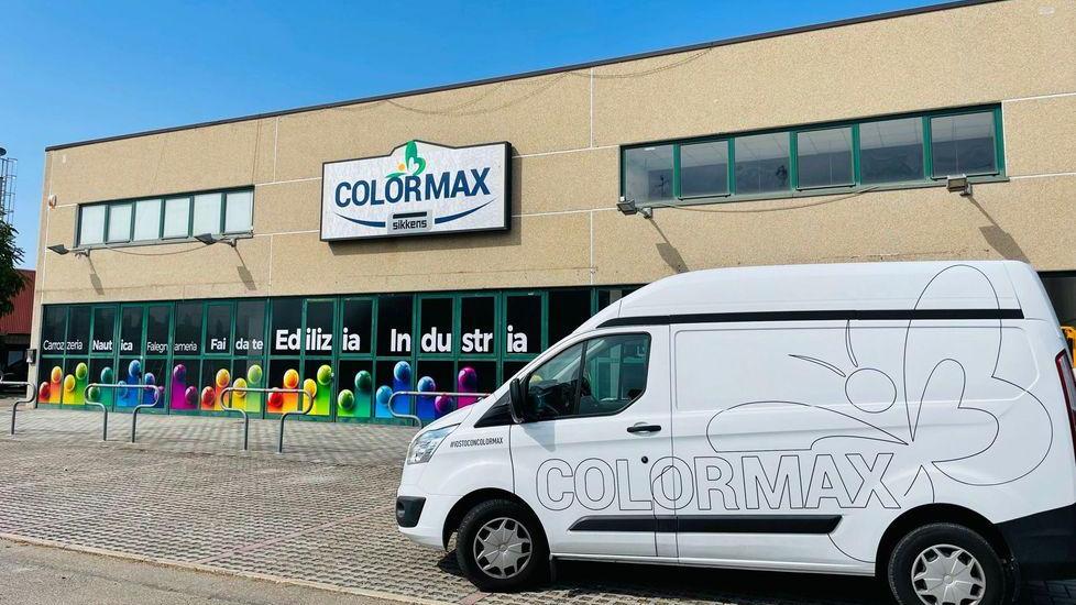 Un mega show room per il nuovo polo dell’azienda Color Max