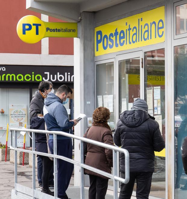 «Siamo senza stipendi dalla ditta Nuova Idea che lavora per Poste» 