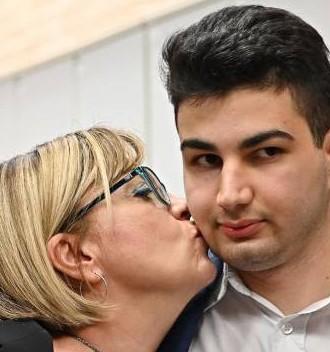 Uccise il padre violento per difendere la mamma: la Corte lo assolve
