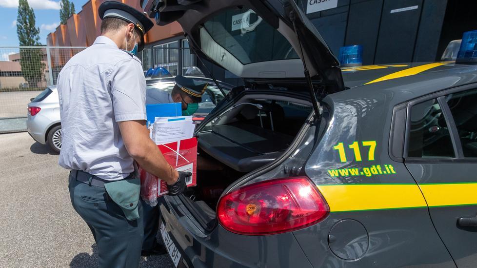 Riceve il reddito di cittadinanza ma in realtà è un evasore fiscale 