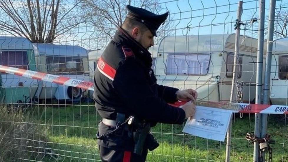 Scoperta una discarica abusiva Eternit, macerie e materiali ferrosi