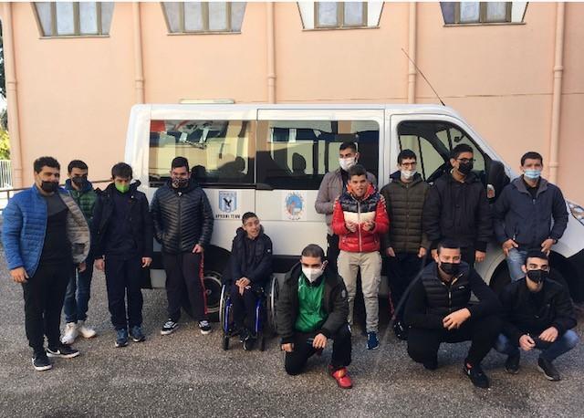 Pulmino in dono alla Special team 