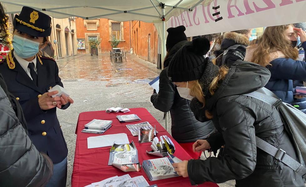 Violenza sulle donne: in un anno a Reggio Emilia aperti 460 fascicoli per stalking, violenze e maltrattamenti 