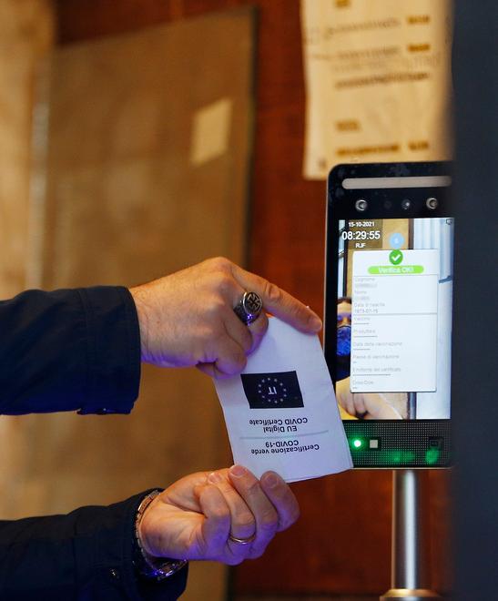 Green pass rafforzato, le associazioni pisane: bene così, d’obbligo salvare il Natale 