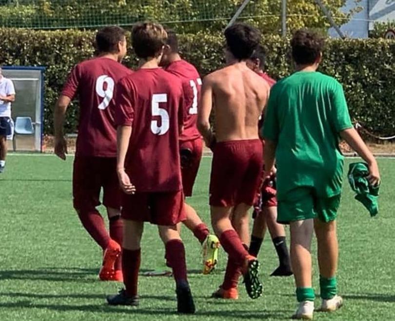 «Hanno escluso i nostri figli a due giorni dal campionato»
