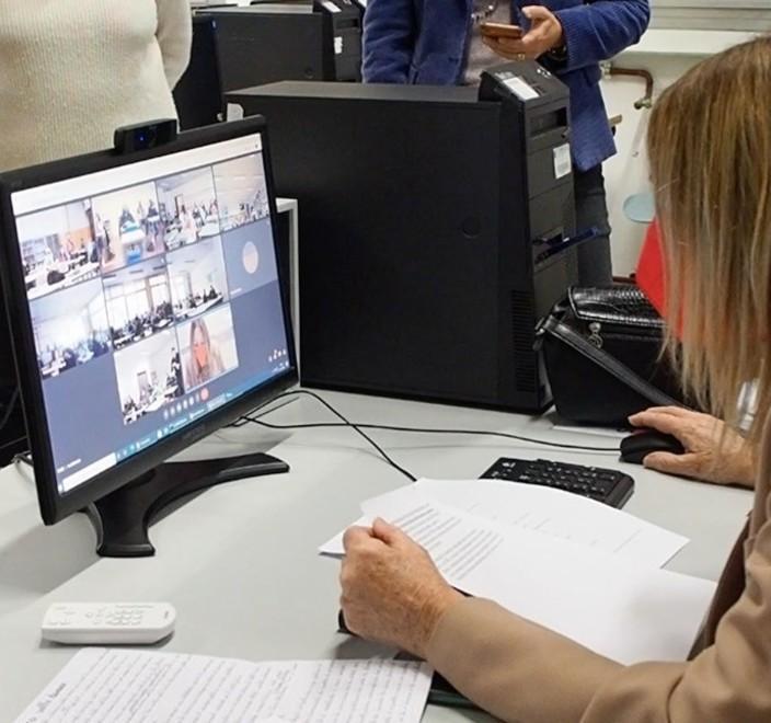 Tutti collegati al computer tra poesie e racconti a tema 