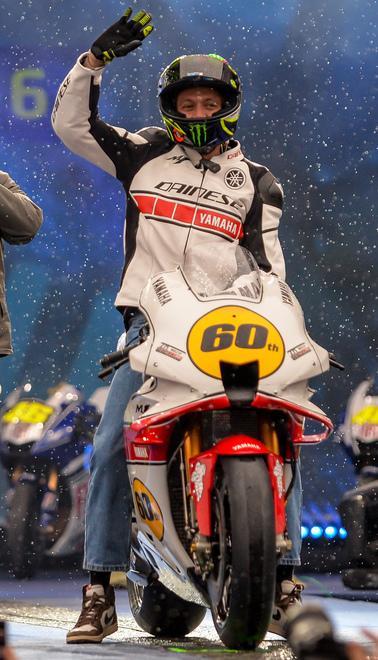 Il saluto in Yamaha di Rossi
