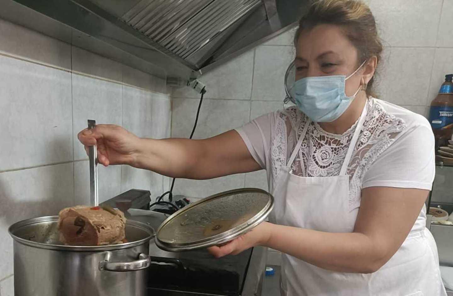 Mici, pastrami e cozonac ora a Sassari si può scoprire la cucina romena