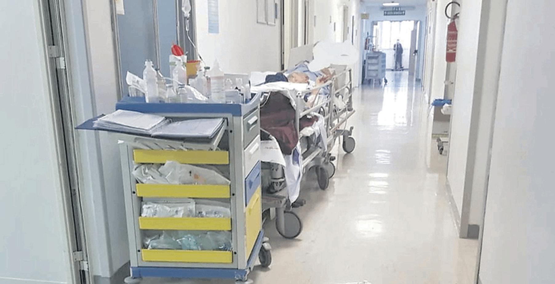 Nuoro, letti-barella nei corridoi: Medicina sta scoppiando 