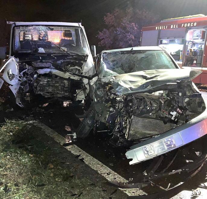 L'incidente avvenuta sulla strada provinciale dei Tre Comuni a Montescudaio  (foto Falorni/Silvi)