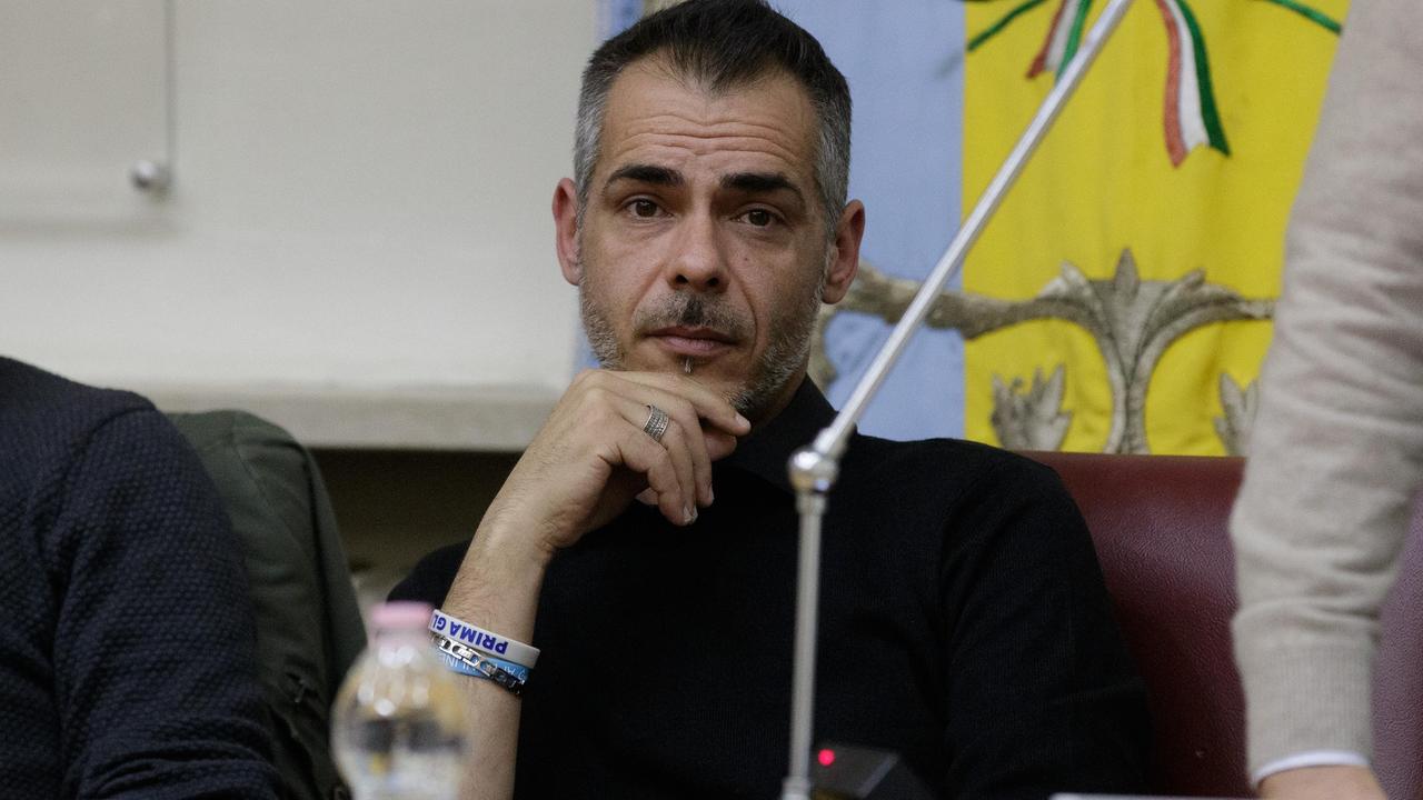 Su Facebook insultò il sindaco che ora lo “grazia” e ritira la denuncia