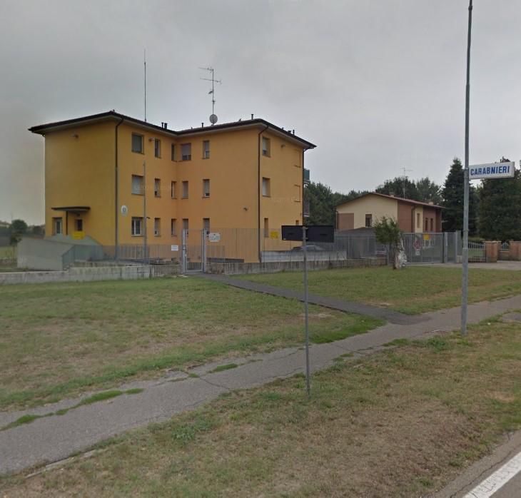 Castelnovo Sotto: citofona ai carabinieri per farsi arrestare, poi li aggredisce e finisce in manette