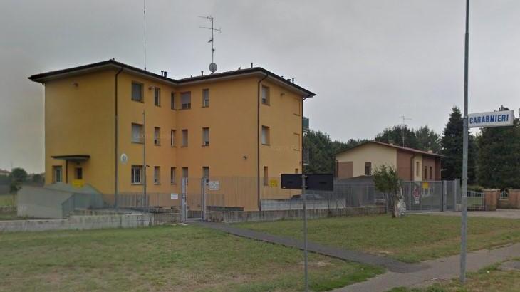 Castelnovo Sotto: citofona ai carabinieri per farsi arrestare, poi li aggredisce e finisce in manette