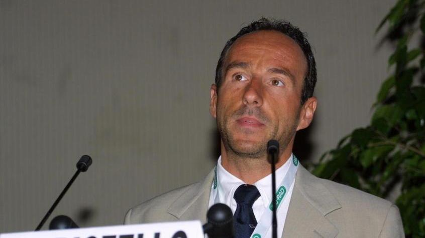 Covid, timori per la variante “Omicron”. Il virologo Pistello: «È possibile che sia già tra noi»