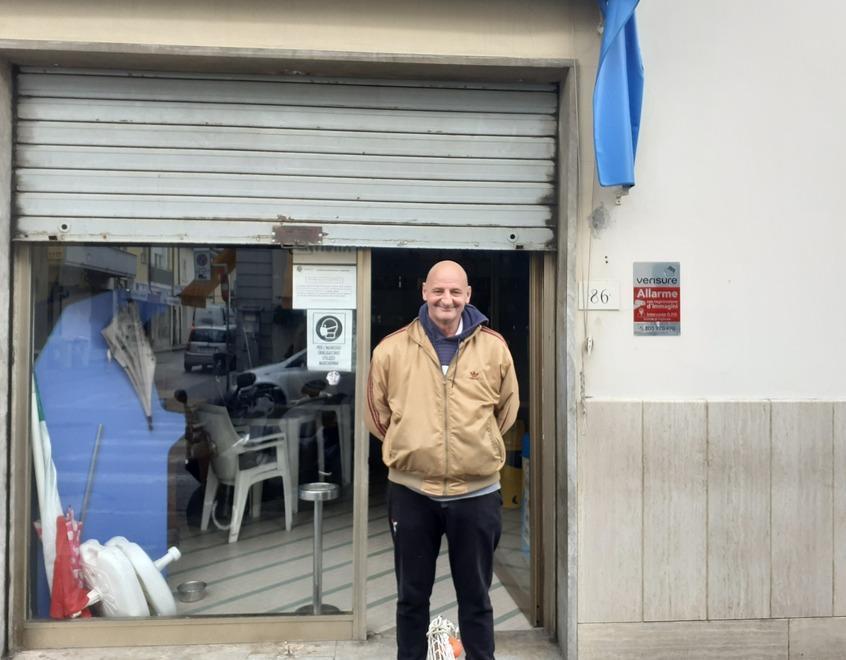 Aneddoti, lettere e ricordi. Viareggio saluta il bar Sor Emilio: «Così finisce la nostra vita bella» 