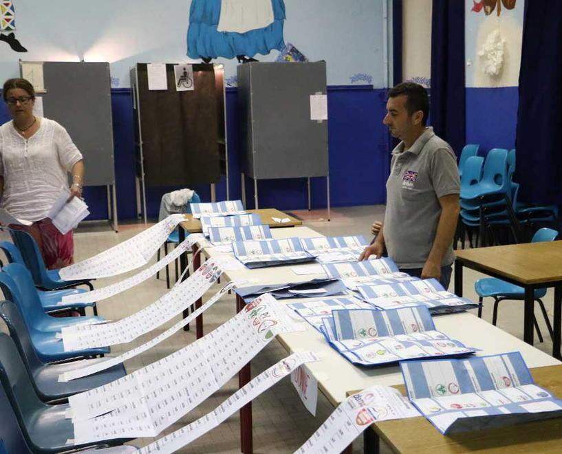 Prove di dialogo tra Pd e Movimento 5 Stelle E intanto i grillini si candidano in Provincia 