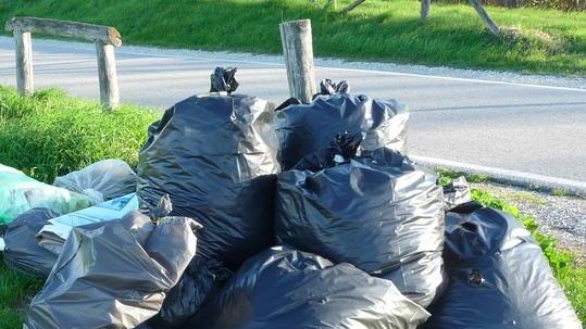Discarica a cielo aperto a S. Michele in Escheto