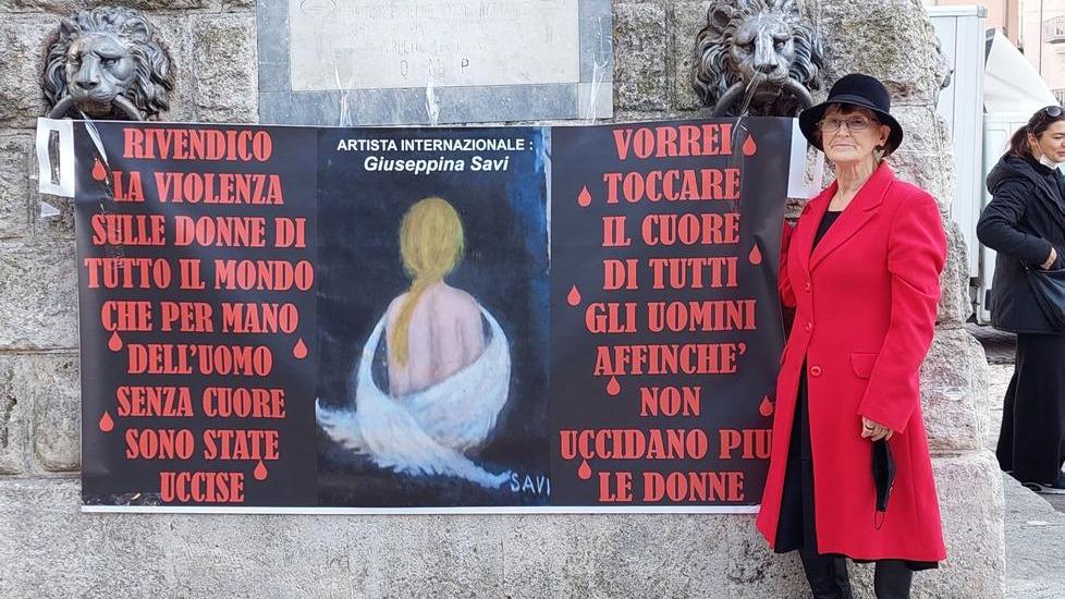 In piazza lo striscione di Giuseppina Savi dedicato alle donne