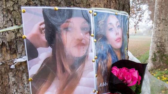 Giornata di dolore: l’ultimo saluto alle amiche