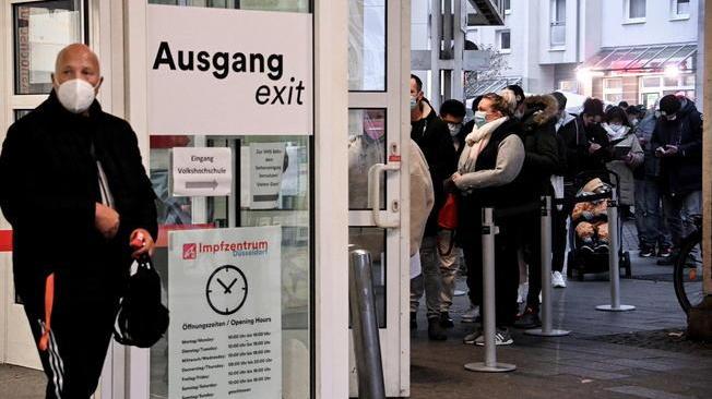 Omicron: Germania conferma tre casi nel Paese