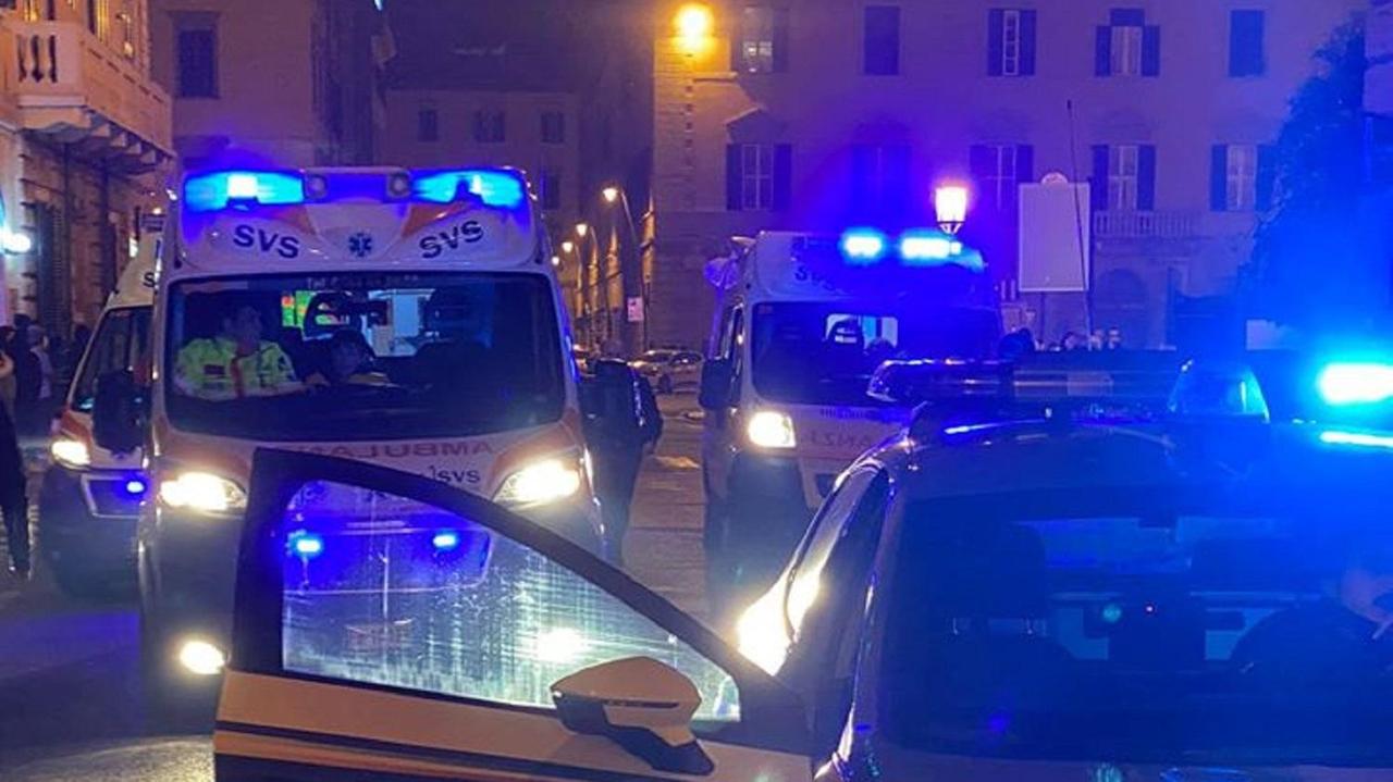Una volante della polizia (foto d'archivio)