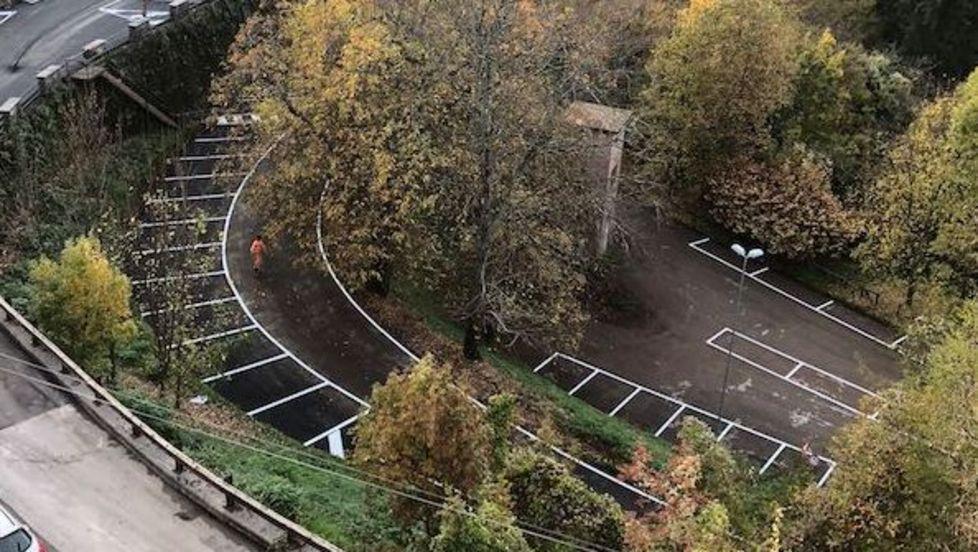 Sistemato l’asfalto al parcheggio di Le Prata 
