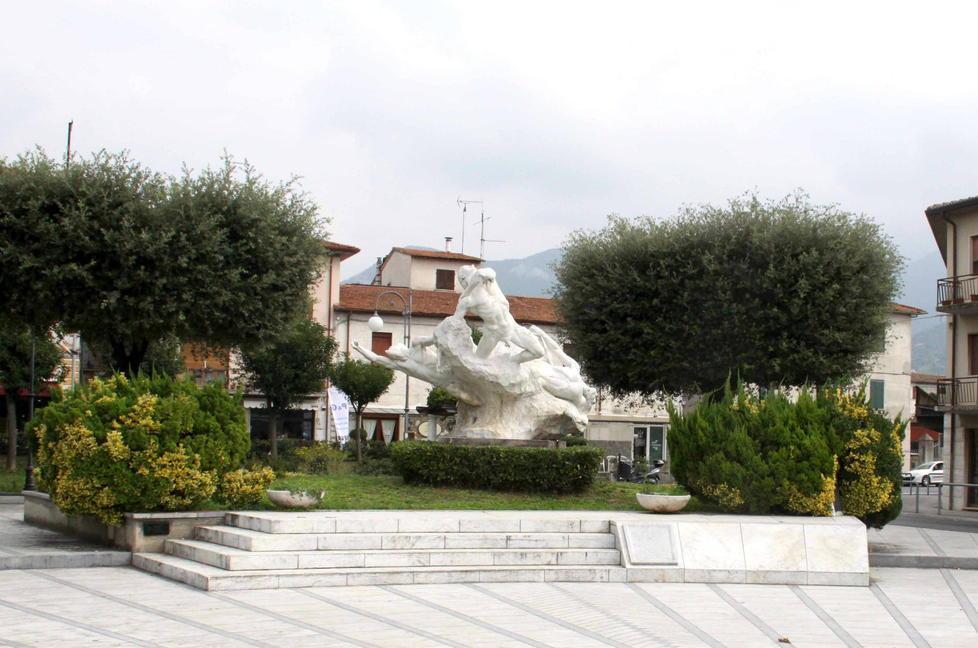 Nel centro di Querceta sosta a pagamento con mezz’ora gratis: ecco come funziona 