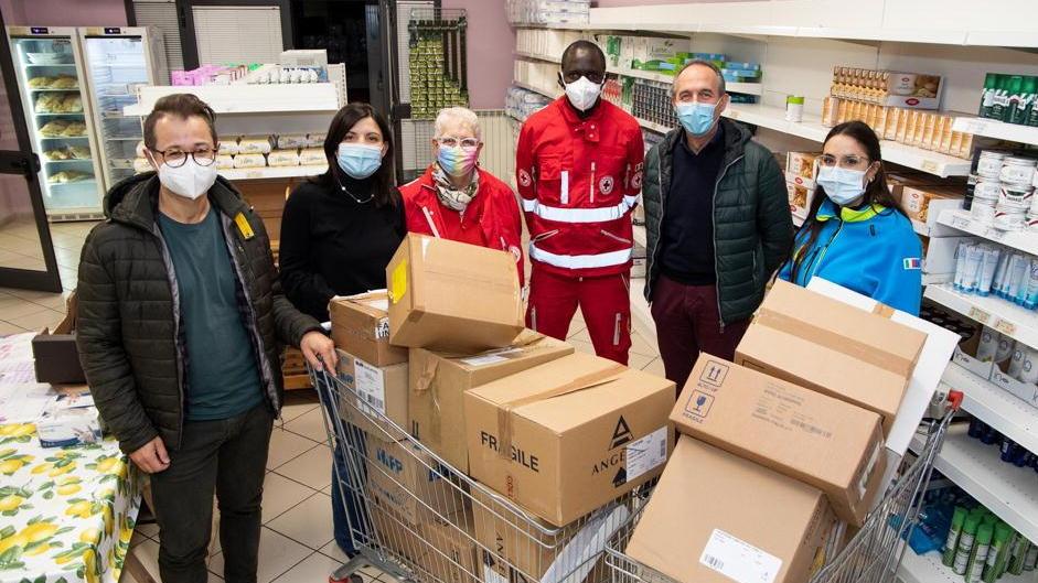 Mille euro di farmaci raccolti grazie all’emporio solidale