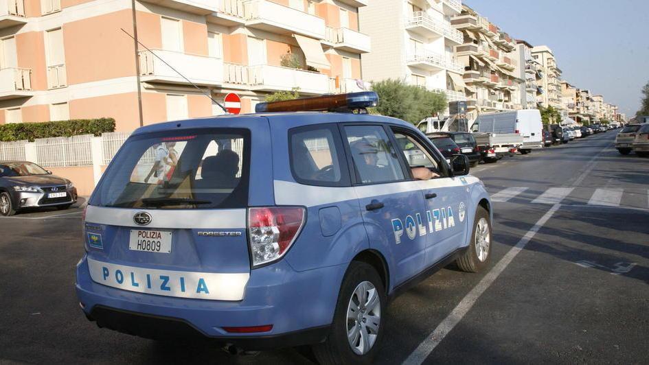 Anziana picchiata e rapinata nella sua casa a Lido di Camaiore: rubati soldi e gioielli