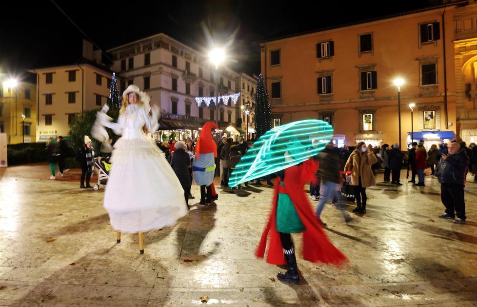 Montecatini, il Natale come una fiaba: oltre alle luci c’è di più 