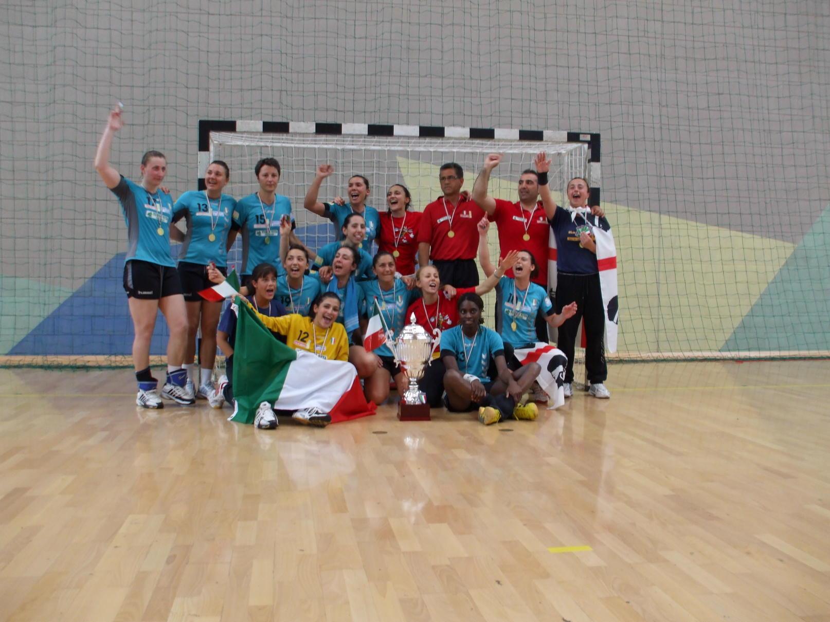 Le ragazze della Verde Vita Sassari vincitrici del campionato di pallamano 2008-2009